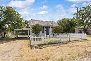 904 Ave F, Cisco, TX 76437 - Photo 3