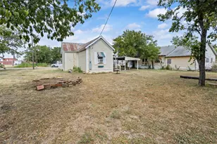 904 Ave F, Cisco, TX 76437 - Photo 5