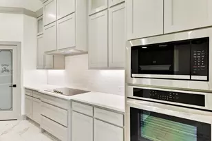 716 E Jefferson St, Waxahachie, TX 75165 - Photo 9