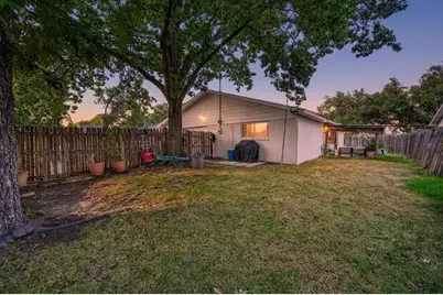 3125 Rainbow Drive, Grand Prairie, TX 75052 - Photo 17