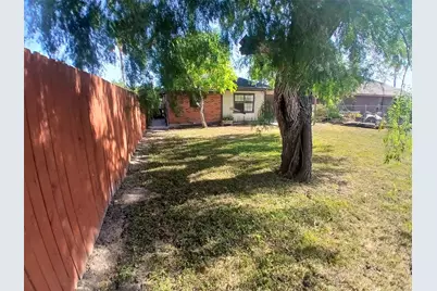 310 W 10th Street, Los Fresnos, TX 78566 - Photo 7