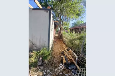 310 W 10th Street, Los Fresnos, TX 78566 - Photo 13