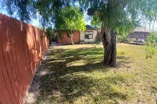 310 W 10th St, Los Fresnos, TX 78566 - Photo 7