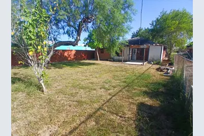 310 W 10th Street, Los Fresnos, TX 78566 - Photo 17