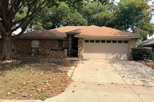 1908 Berrybrook Dr, Fort Worth, TX 76134 - Photo 1