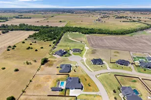 311 Mossy Point, Waxahachie, TX 75167 - Photo 3