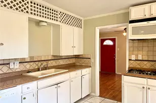 2225 N Shannon St, Sherman, TX 75092 - Photo 3