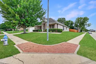 14 Lucas Ln, Edgecliff Village, TX 76134 - Photo 3