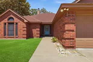1507 Saddle Creek Ct, Granbury, TX 76048 - Photo 3