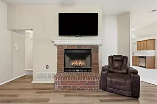 1507 Saddle Creek Ct, Granbury, TX 76048 - Photo 7
