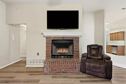 1507 Saddle Creek Court, Granbury, TX 76048 - Photo 7