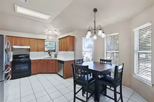 1507 Saddle Creek Ct, Granbury, TX 76048 - Photo 9