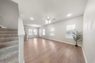 9910 Ironhorse Drive, Dallas, TX 75227 - Photo 5