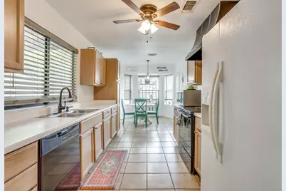 435 SE Gardens Boulevard, Burleson, TX 76028 - Photo 17