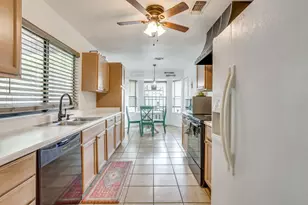 435 SE Gardens Blvd, Burleson, TX 76028 - Photo 17