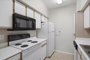3212 Donnelly Cir, Fort Worth, TX 76107 - Photo 3