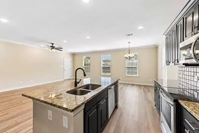 1918 Avenue D, Grand Prairie, TX 75051 - Photo 11