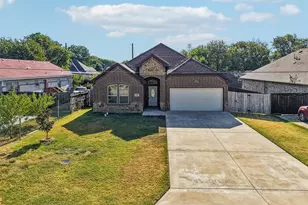 1918 Avenue D, Grand Prairie, TX 75051 - Photo 3