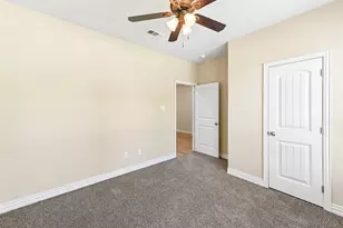 1918 Avenue D, Grand Prairie, TX 75051 - Photo 15