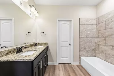 1918 Avenue D, Grand Prairie, TX 75051 - Photo 23