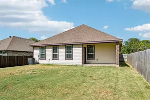 1918 Avenue D, Grand Prairie, TX 75051 - Photo 27