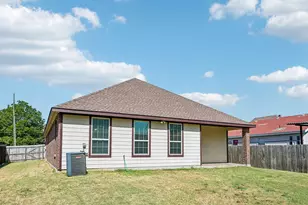 1918 Avenue D, Grand Prairie, TX 75051 - Photo 29