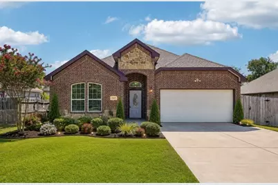 1918 Avenue D, Grand Prairie, TX 75051 - Photo 1