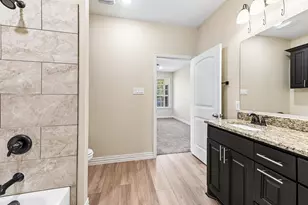 1918 Avenue D, Grand Prairie, TX 75051 - Photo 25
