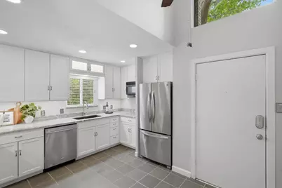 2637 McCart Avenue, Fort Worth, TX 76110 - Photo 9