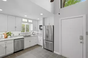 2637 McCart Ave, Fort Worth, TX 76110 - Photo 9