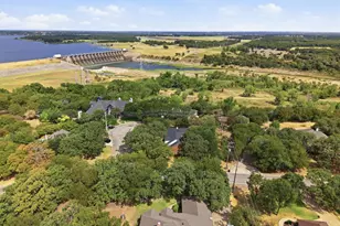 8703 Dunleith Ct, Granbury, TX 76049 - Photo 33