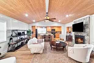 8703 Dunleith Ct, Granbury, TX 76049 - Photo 5