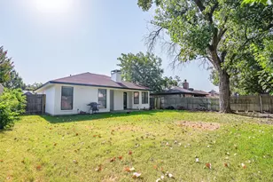 8021 Pebblebrook Dr, Watauga, TX 76148 - Photo 11