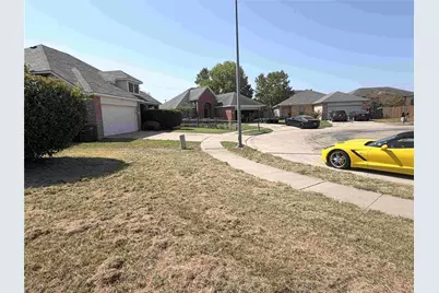 9325 Rhoni Court, Fort Worth, TX 76140 - Photo 3
