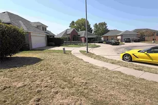 9325 Rhoni Ct, Fort Worth, TX 76140 - Photo 3