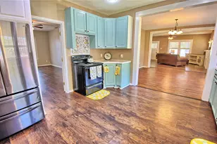 301 W Howell St, Saint Jo, TX 76265 - Photo 3