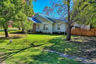 301 W Howell St, Saint Jo, TX 76265 - Photo 15