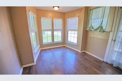 301 W Howell Street, Saint Jo, TX 76265 - Photo 9