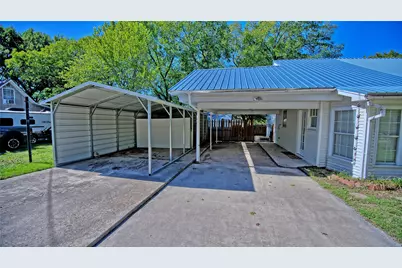301 W Howell Street, Saint Jo, TX 76265 - Photo 17