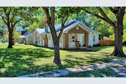 301 W Howell Street, Saint Jo, TX 76265 - Photo 1