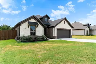 2106 Briarwood Dr, Bridgeport, TX 76426 - Photo 3