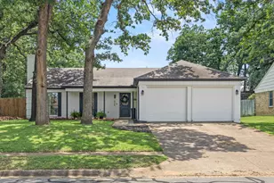 408 Thorn Wood Dr, Euless, TX 76039 - Photo 1