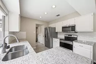 408 Thorn Wood Dr, Euless, TX 76039 - Photo 7