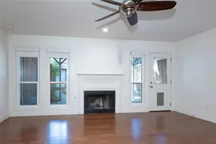 726 W Canty St, Dallas, TX 75208 - Photo 3