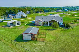 3609 Farm Land Ct, Granbury, TX 76048 - Photo 5