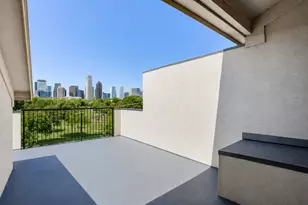 1303 Palm Canyon Dr, Dallas, TX 75204 - Photo 11