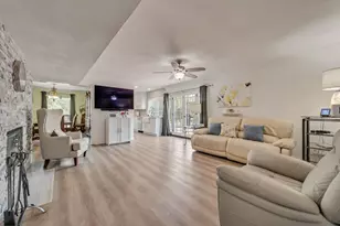 1838 Sandra Ln, Grand Prairie, TX 75052 - Photo 7