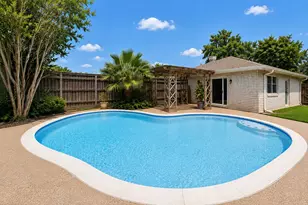 1838 Sandra Ln, Grand Prairie, TX 75052 - Photo 23