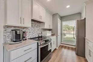 1838 Sandra Ln, Grand Prairie, TX 75052 - Photo 13