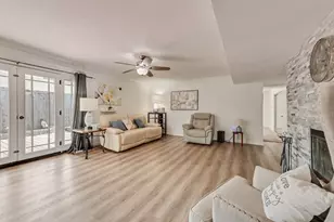 1838 Sandra Ln, Grand Prairie, TX 75052 - Photo 9